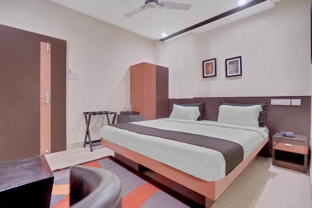Hotel Miland Palace Bhubaneswar Exteriör bild