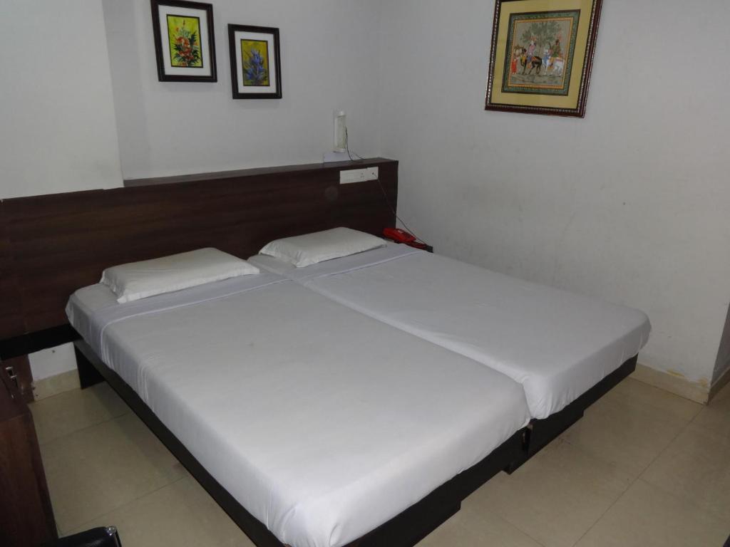Hotel Miland Palace Bhubaneswar Rum bild